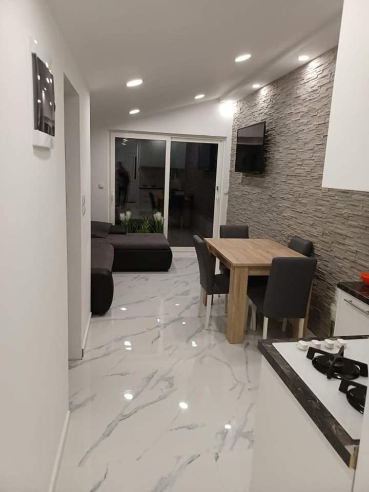Apartment Sun Vir Habitación foto